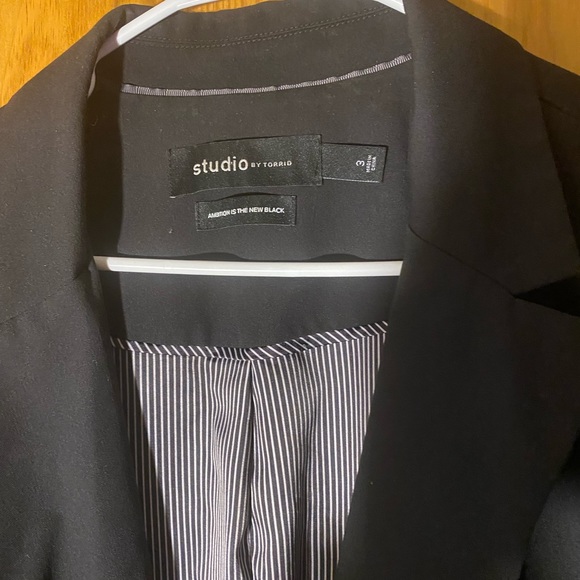 Torrid Studio Black Blazer - Picture 2 of 7